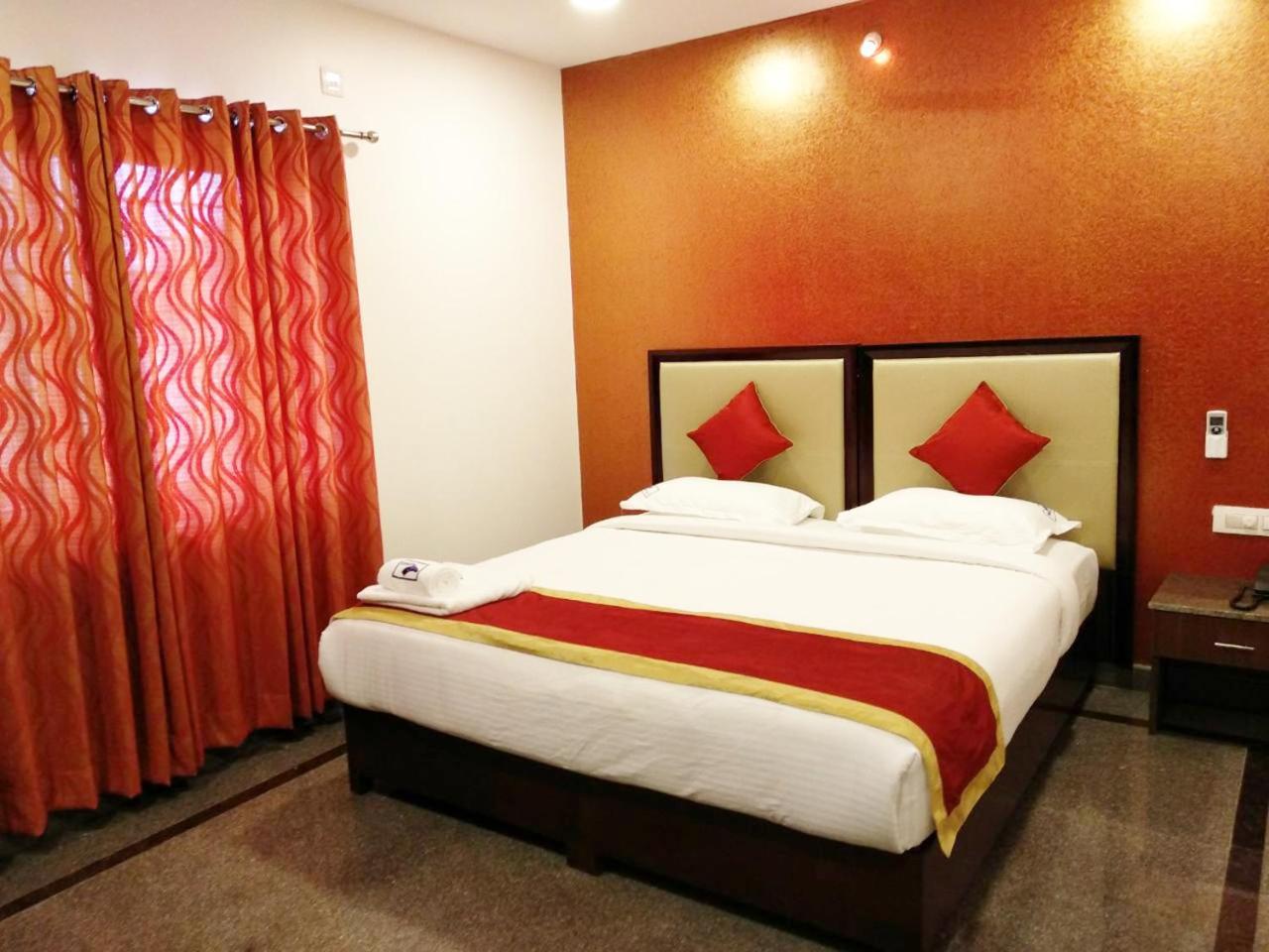 Coastal King Hotel Bangalore Exterior foto